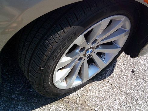 Used 2011 BMW 328i xDrive Sedan AWD/4WD image 27