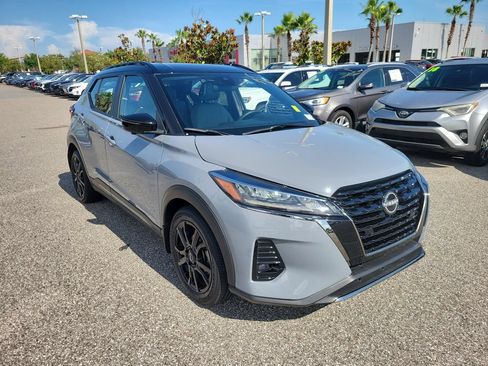Used 2023 Nissan Kicks SR w/ SR Premium Package FWD image 2