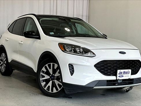 Used 2020 Ford Escape SE Sport image 1