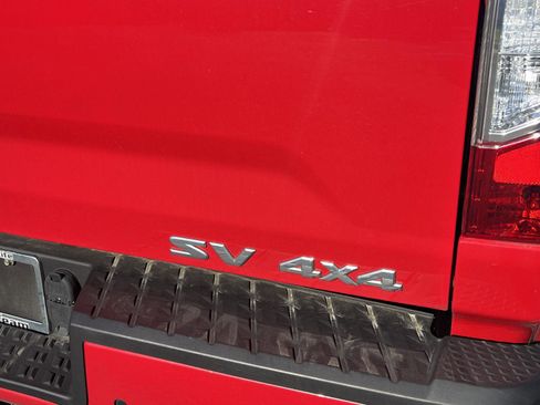 Used 2021 Nissan Titan SV w/ SV Convenience Package image 5