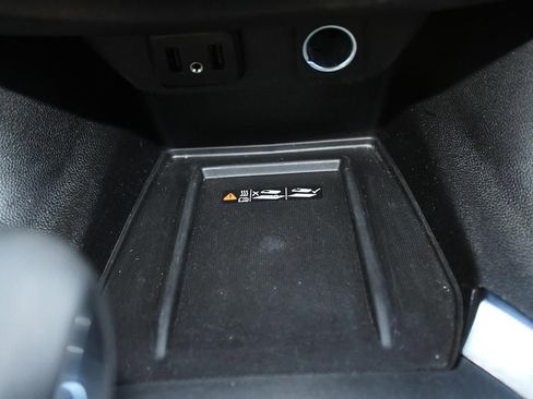 Used 2023 Chevrolet Traverse LT AWD/4WD image 17