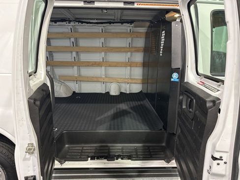 Used 2023 GMC Savana 2500 w/ Driver Convenience Package image 10
