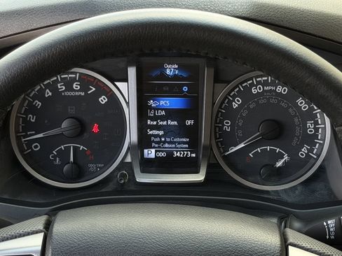 Used 2023 Toyota Tacoma SR5 RWD image 17