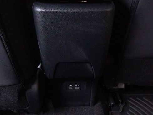 Used 2024 Toyota Prius XLE AWD/4WD image 19