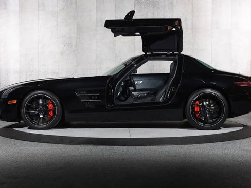 Used 2012 Mercedes-Benz SLS AMG Coupe image 3