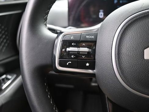 Used 2025 Kia Sorento S FWD image 17