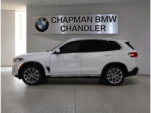 Used 2026 BMW X5 xDrive40i w/ Premium Package AWD/4WD image 3