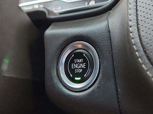 Used 2022 GMC Yukon SLT w/ SLT Luxury Package AWD/4WD image 24
