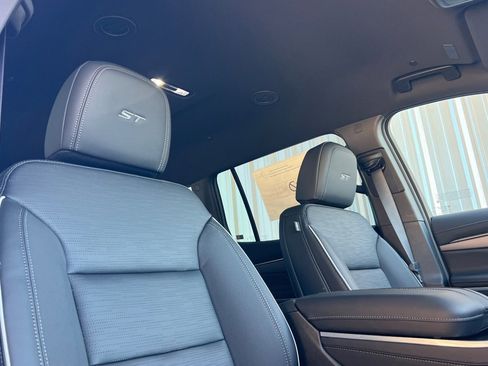 New 2026 Buick Enclave Sport Touring w/ Power Package FWD image 17