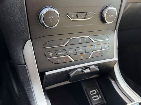 Used 2020 Ford Edge SEL w/ Convenience Package AWD/4WD image 24