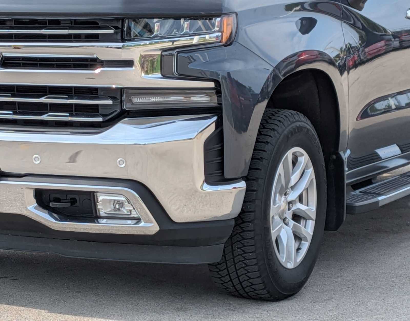 Used 2020 Chevrolet Silverado 1500 LTZ w/ LTZ Plus Package AWD/4WD image 10