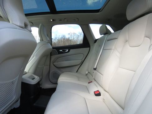 Used 2021 Volvo XC60 T8 Inscription AWD/4WD image 20