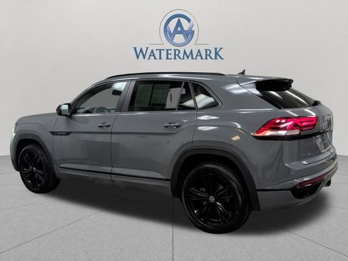 Used 2023 Volkswagen Atlas Cross Sport SEL R-Line AWD/4WD image 3