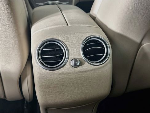 Used 2019 Mercedes-Benz GLC 300 4MATIC image 26