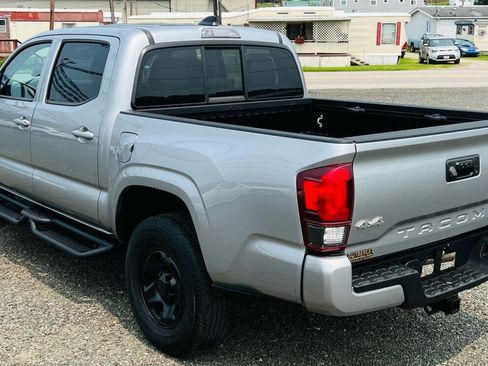 Used 2020 Toyota Tacoma SR AWD/4WD image 15