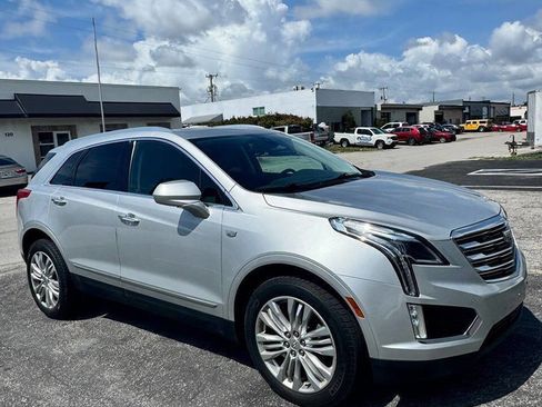 Used 2018 Cadillac XT5 Premium Luxury AWD/4WD image 9