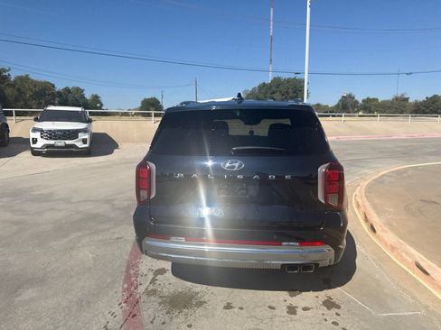 Used 2024 Hyundai Palisade Calligraphy FWD image 6