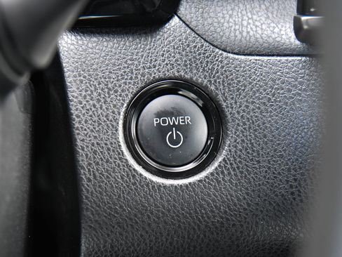 Used 2025 Toyota Camry LE image 27