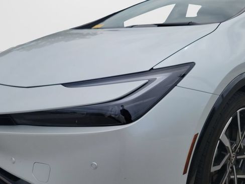 Certified 2023 Toyota Prius Prime FWD image 8