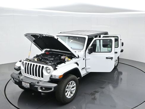 Used 2023 Jeep Gladiator Sport image 39