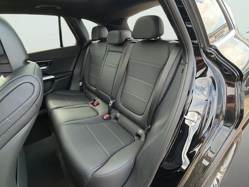 Used 2026 Mercedes-Benz GLC 300 4MATIC image 6