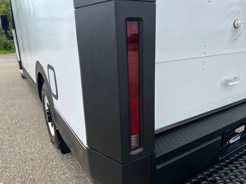 Used 2024 Chevrolet Brightdrop 600 w/ Battery Pack, Max Range AWD/4WD image 33