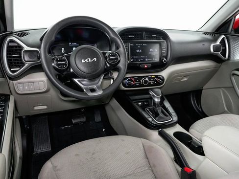 Used 2023 Kia Soul LX image 6