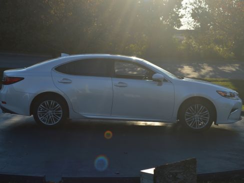 Used 2016 Lexus ES 350 image 12
