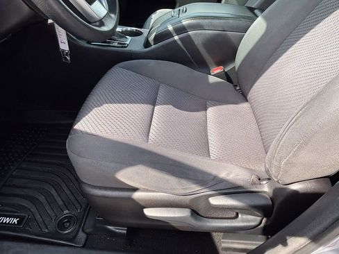 Used 2016 Toyota Highlander LE image 16