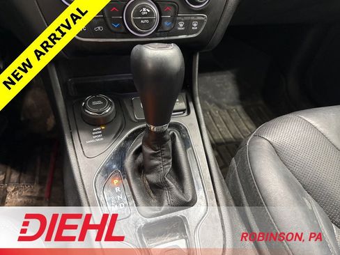 Used 2019 Jeep Cherokee Limited image 33