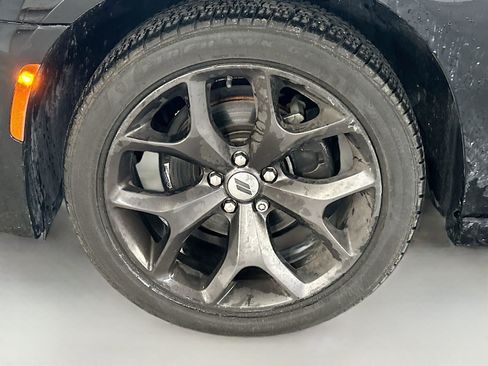 Used 2023 Chrysler 300 Touring w/ Sport Appearance Package RWD image 30