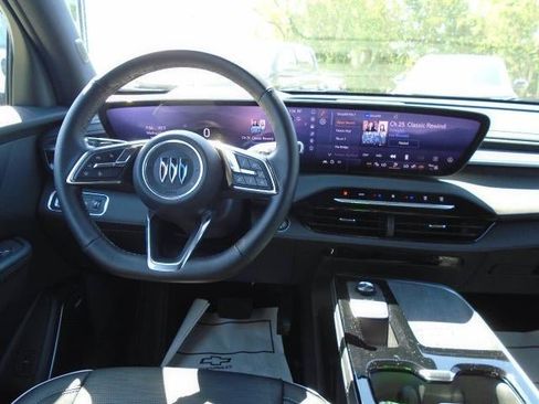 Used 2025 Buick Enclave Sport Touring AWD/4WD image 20