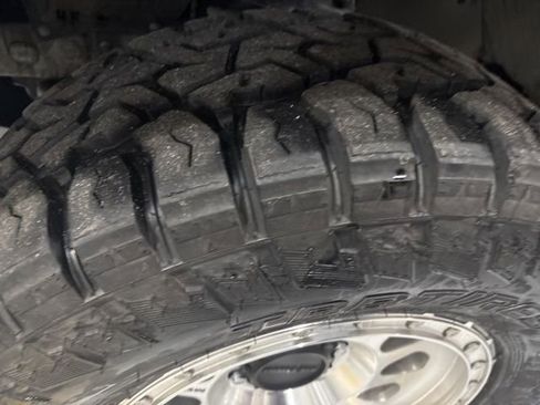 Used 2020 Toyota Tacoma TRD Off-Road image 32