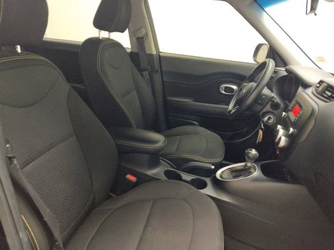 Used 2014 Kia Soul + image 21
