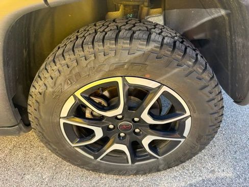 Used 2025 Jeep Compass Trailhawk AWD/4WD image 10