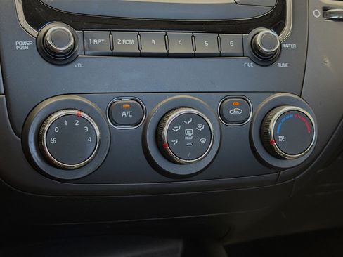 Used 2018 Kia Forte LX FWD image 10