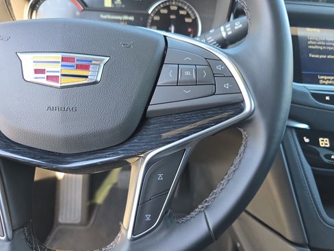 Used 2025 Cadillac XT5 Premium Luxury image 23