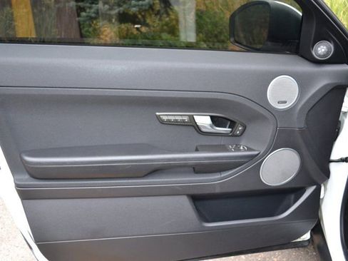 Used 2015 Land Rover Range Rover Evoque Pure Plus image 17