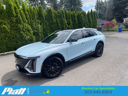 Used 2024 Cadillac Lyriq Sport AWD/4WD image 4
