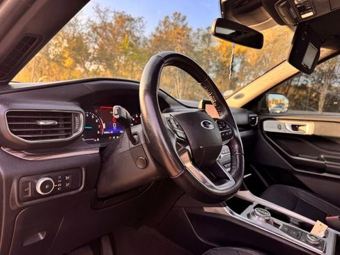 Used 2020 Ford Explorer Limited w/ Class III Trailer Tow Package image 11