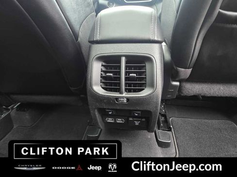 Used 2022 Jeep Cherokee Limited w/ Elite Package AWD/4WD image 15