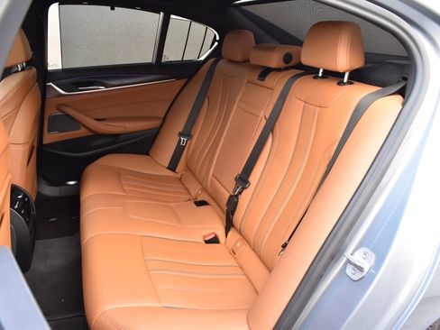 Used 2023 BMW M550i xDrive w/ Executive Package image 23