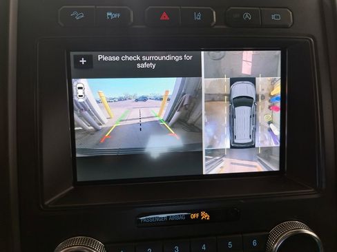 Used 2019 Ford Expedition Limited w/ Equipment Group 302A AWD/4WD image 24