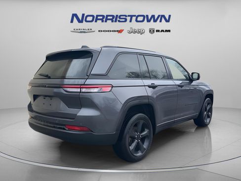 Used 2022 Jeep Grand Cherokee Altitude image 7