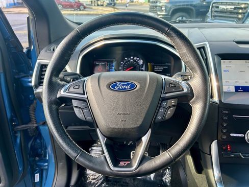 Used 2019 Ford Edge ST w/ Cold Weather Package image 18