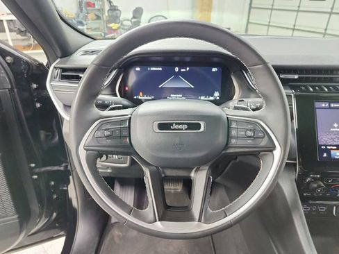 Used 2024 Jeep Grand Cherokee Altitude image 22