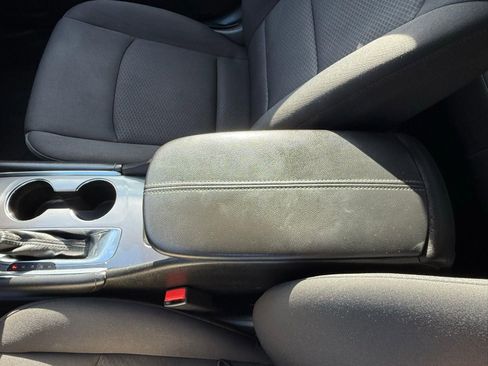 Used 2018 Chevrolet Malibu LT image 48