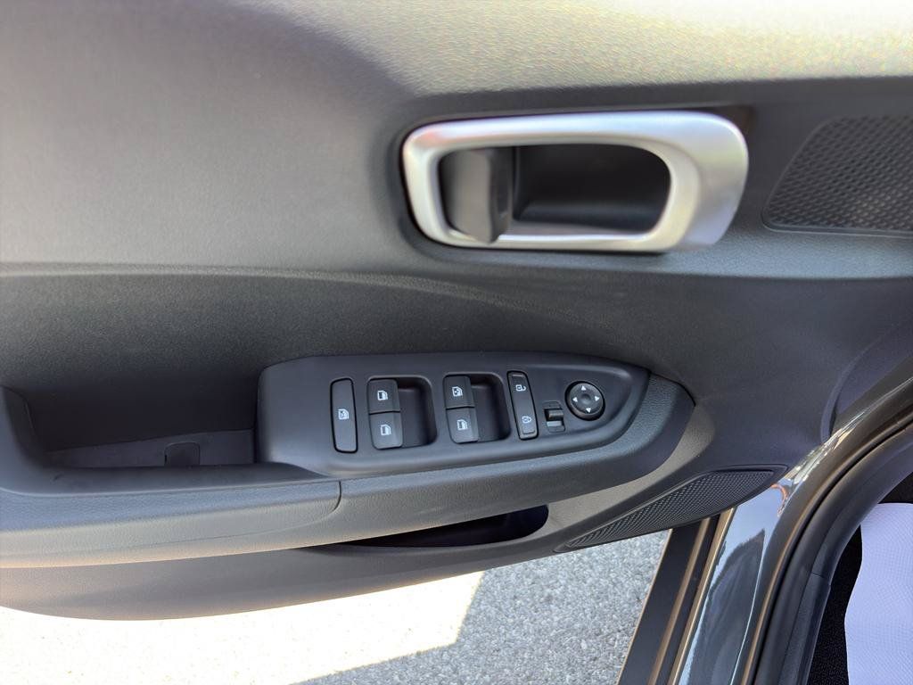 New 2026 Hyundai Venue SEL FWD image 15