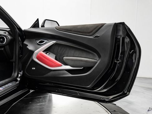 Used 2021 Chevrolet Camaro ZL1 image 76