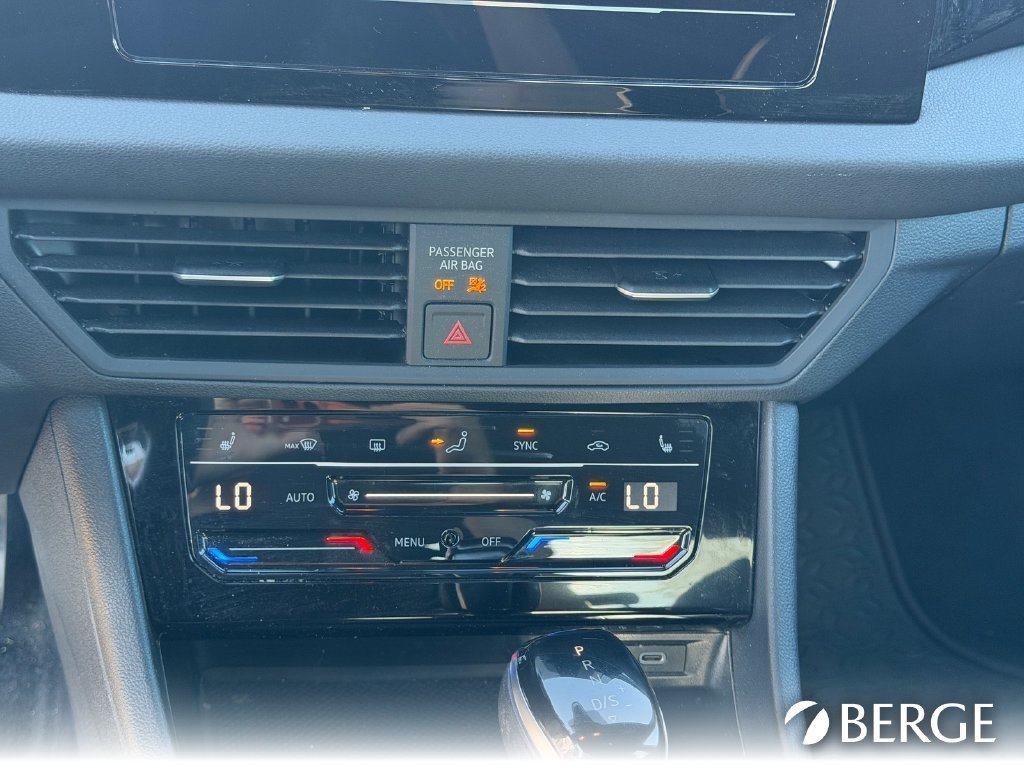 Used 2025 Volkswagen Jetta Sport FWD image 24